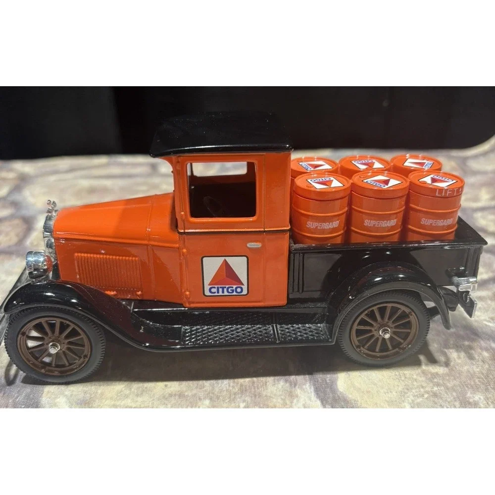 Liberty Classics 1:30 1937 Ahrens-Fox Firetruck Bank Die-Cast Red Model 3283